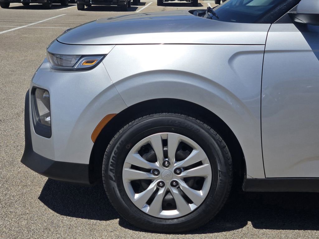 Used 2021 Kia Soul LX image 6