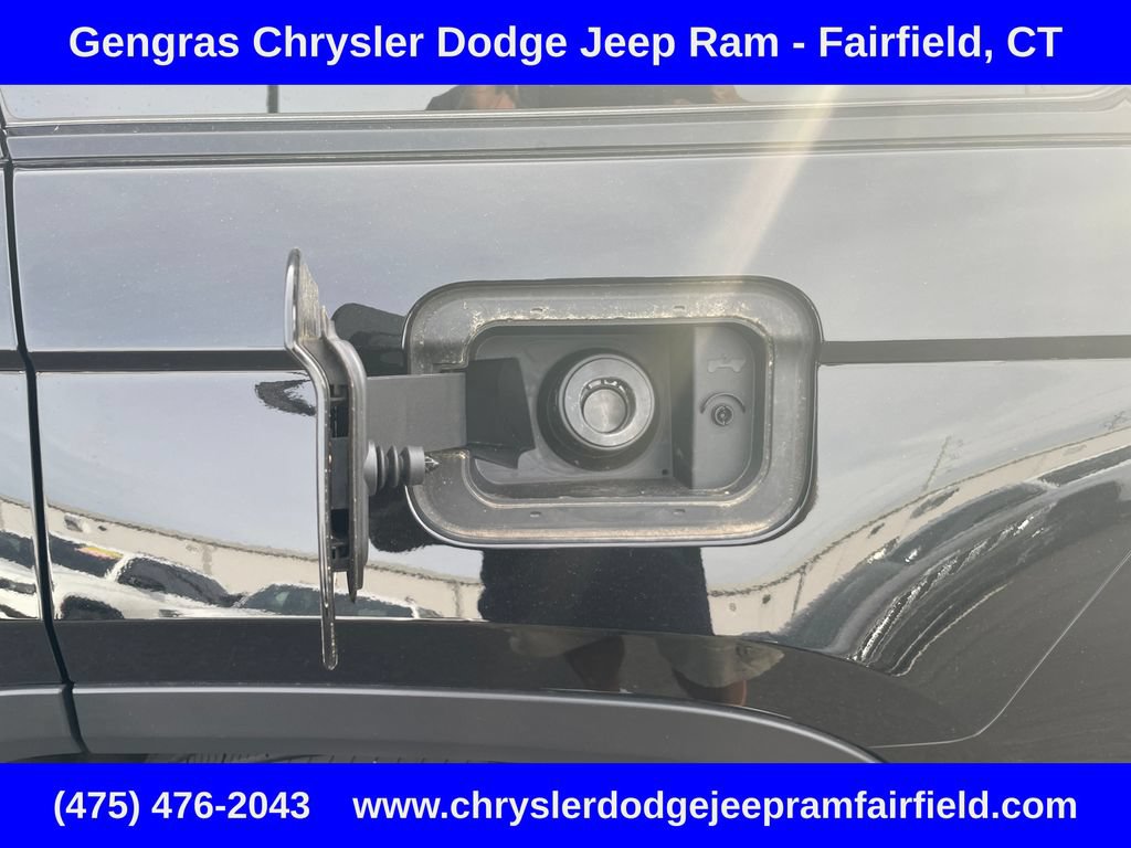 Used 2023 Jeep Grand Cherokee Limited w/ Luxury Tech Group II AWD/4WD image 31