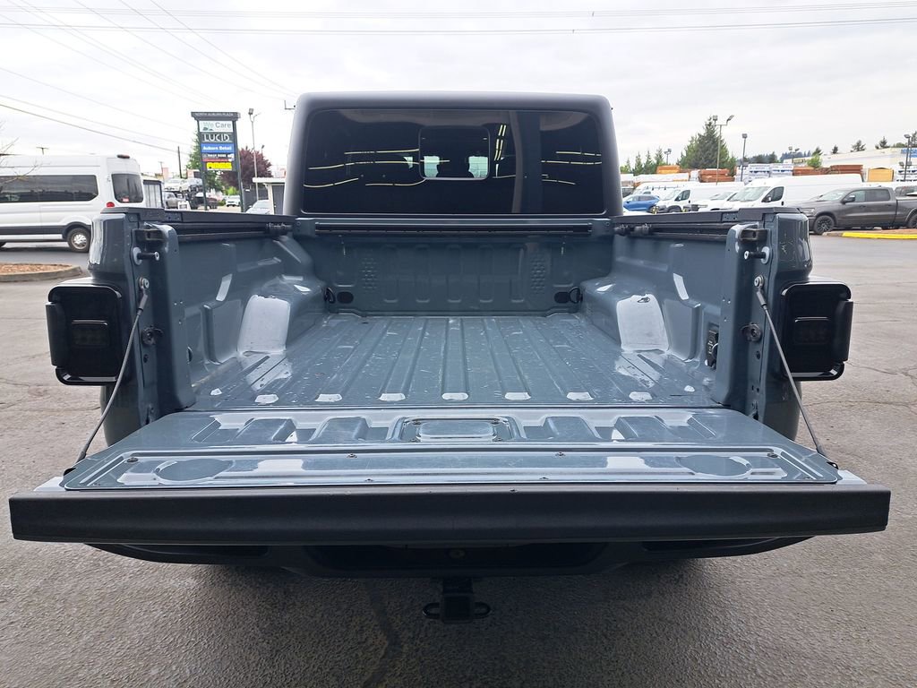 Used 2024 Jeep Gladiator Sport AWD/4WD image 28