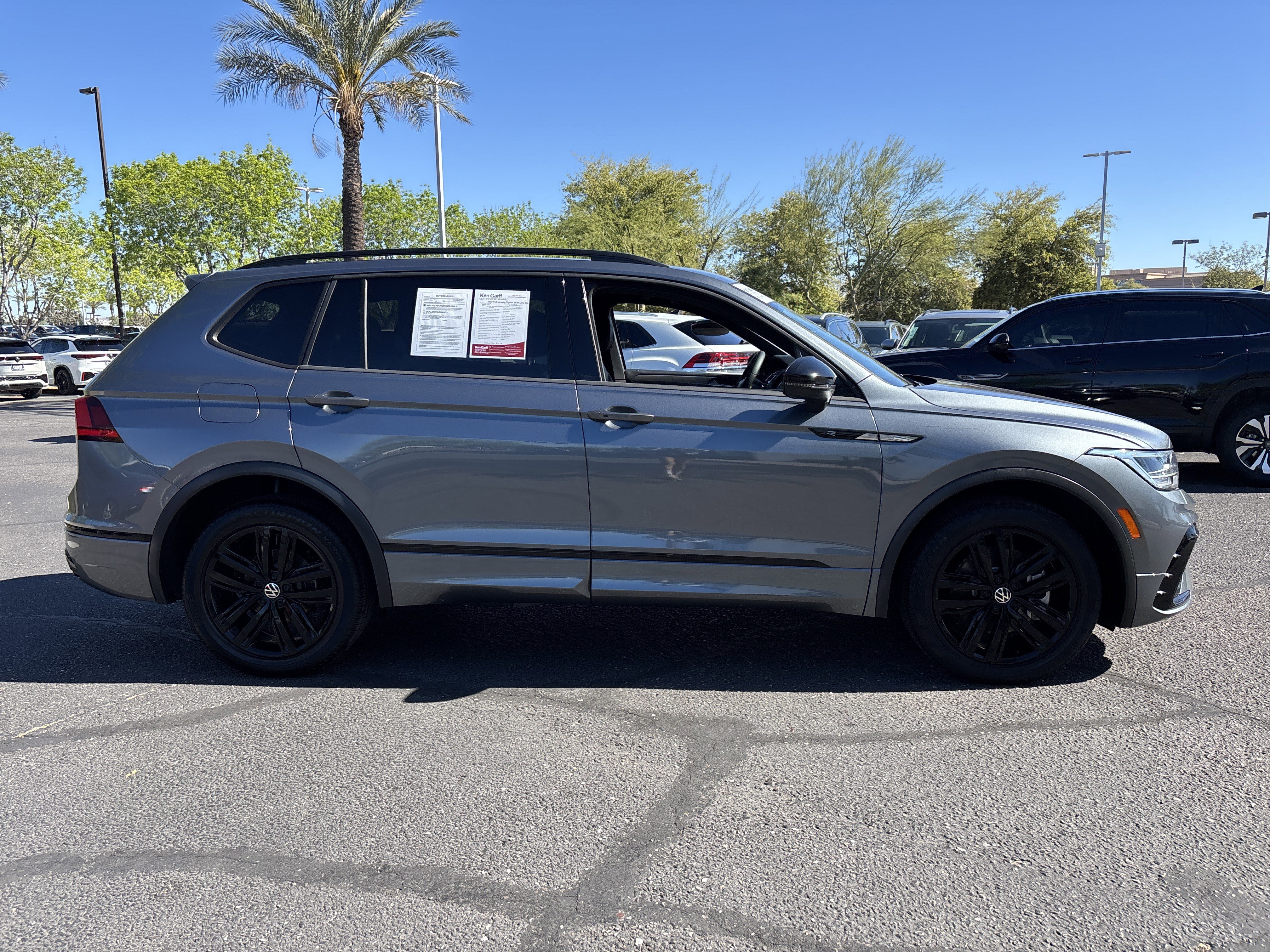 Used 2022 Volkswagen Tiguan SE R-Line image 5