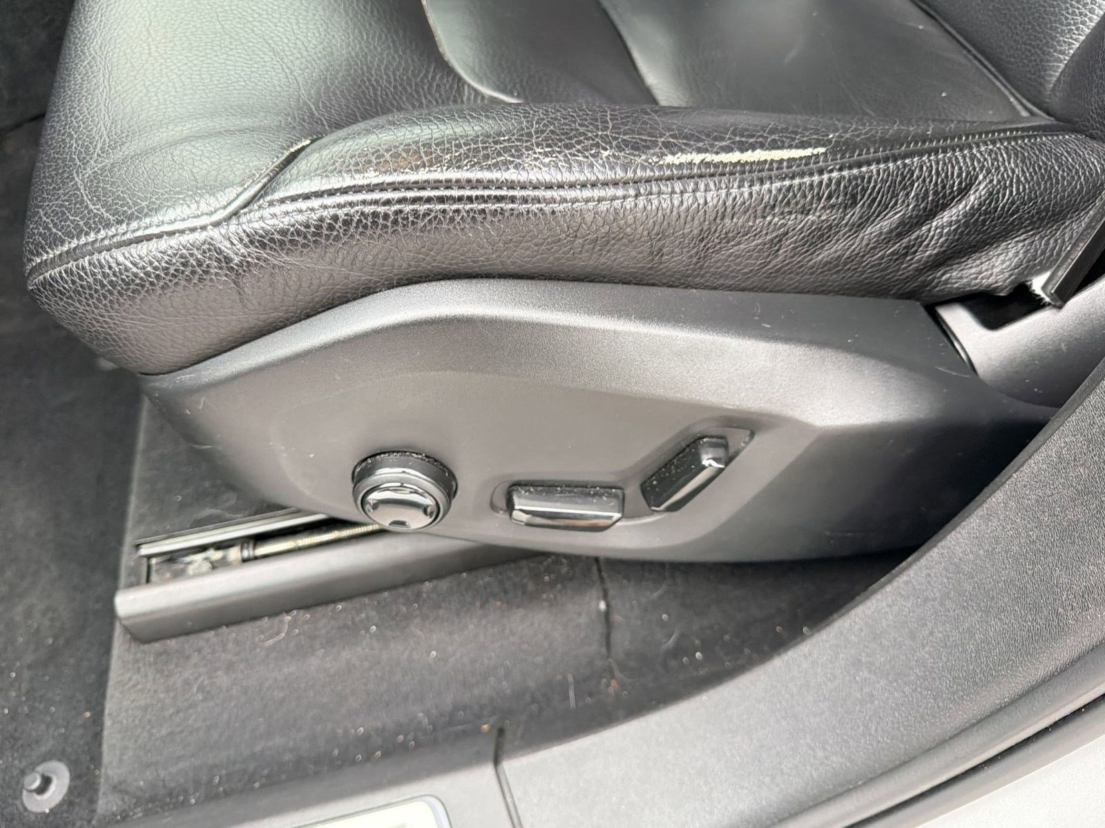 Used 2018 Volvo XC90 T8 Momentum w/ Convenience Package image 14