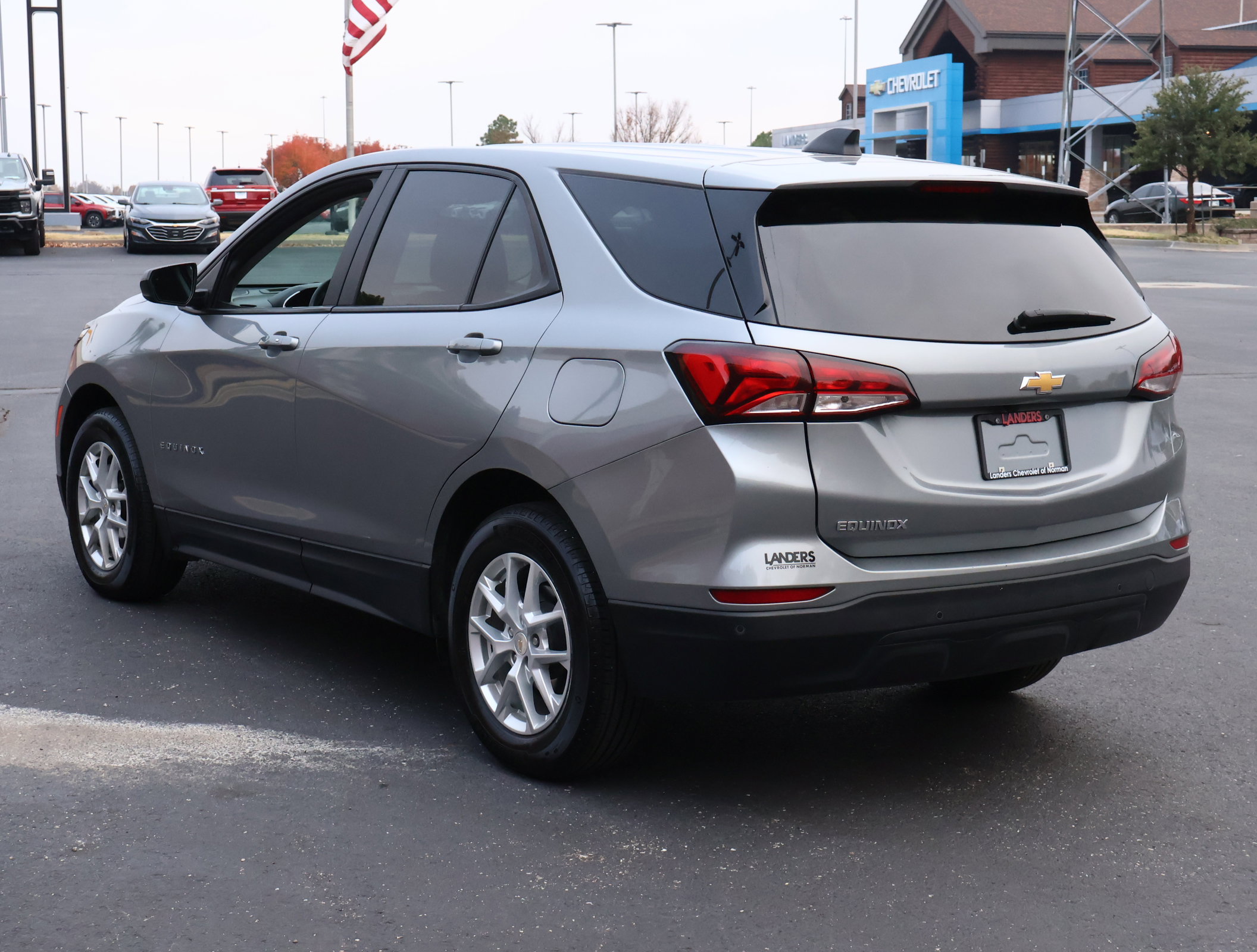 Used 2023 Chevrolet Equinox LS w/ LS Convenience Package image 6