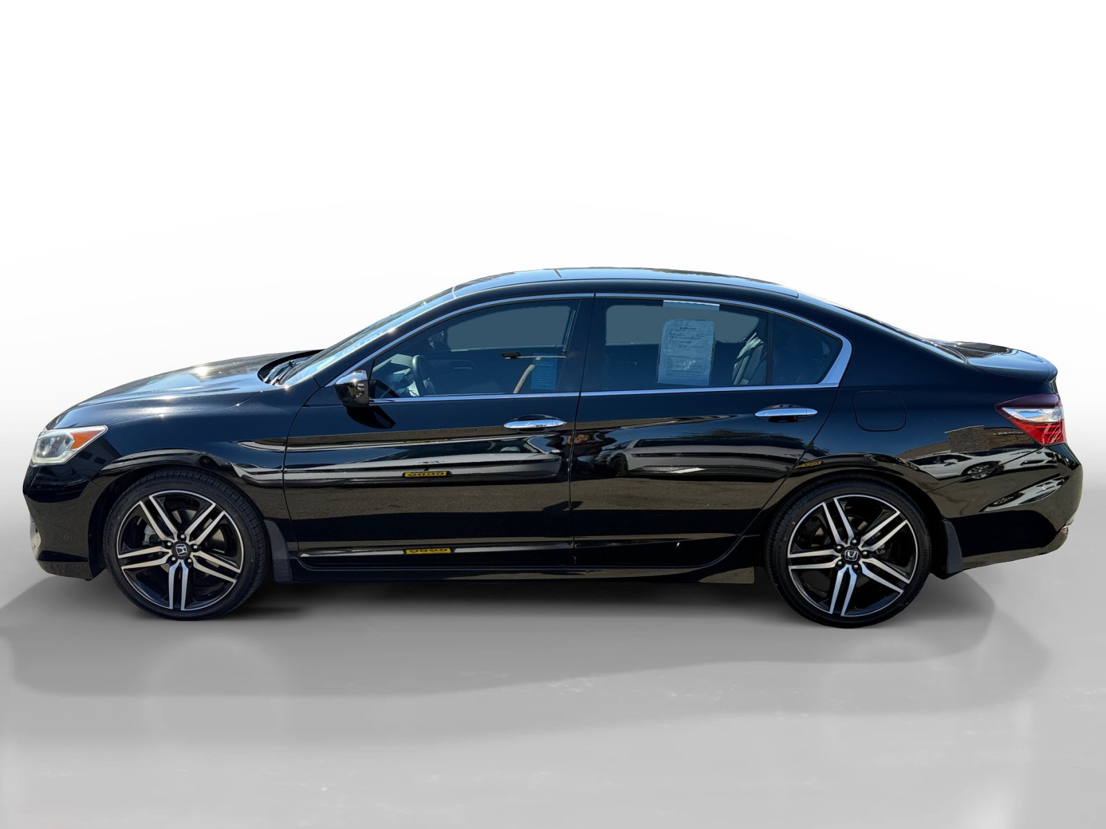 Used 2016 Honda Accord Sport image 2