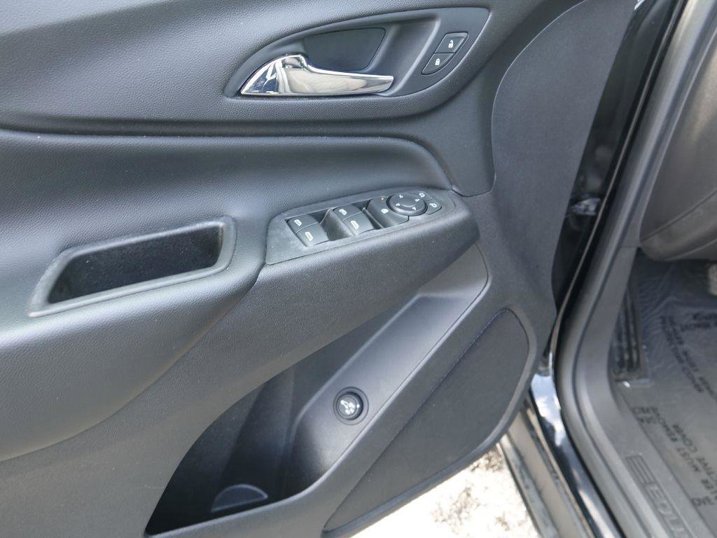 Used 2021 Chevrolet Equinox LT AWD/4WD image 16