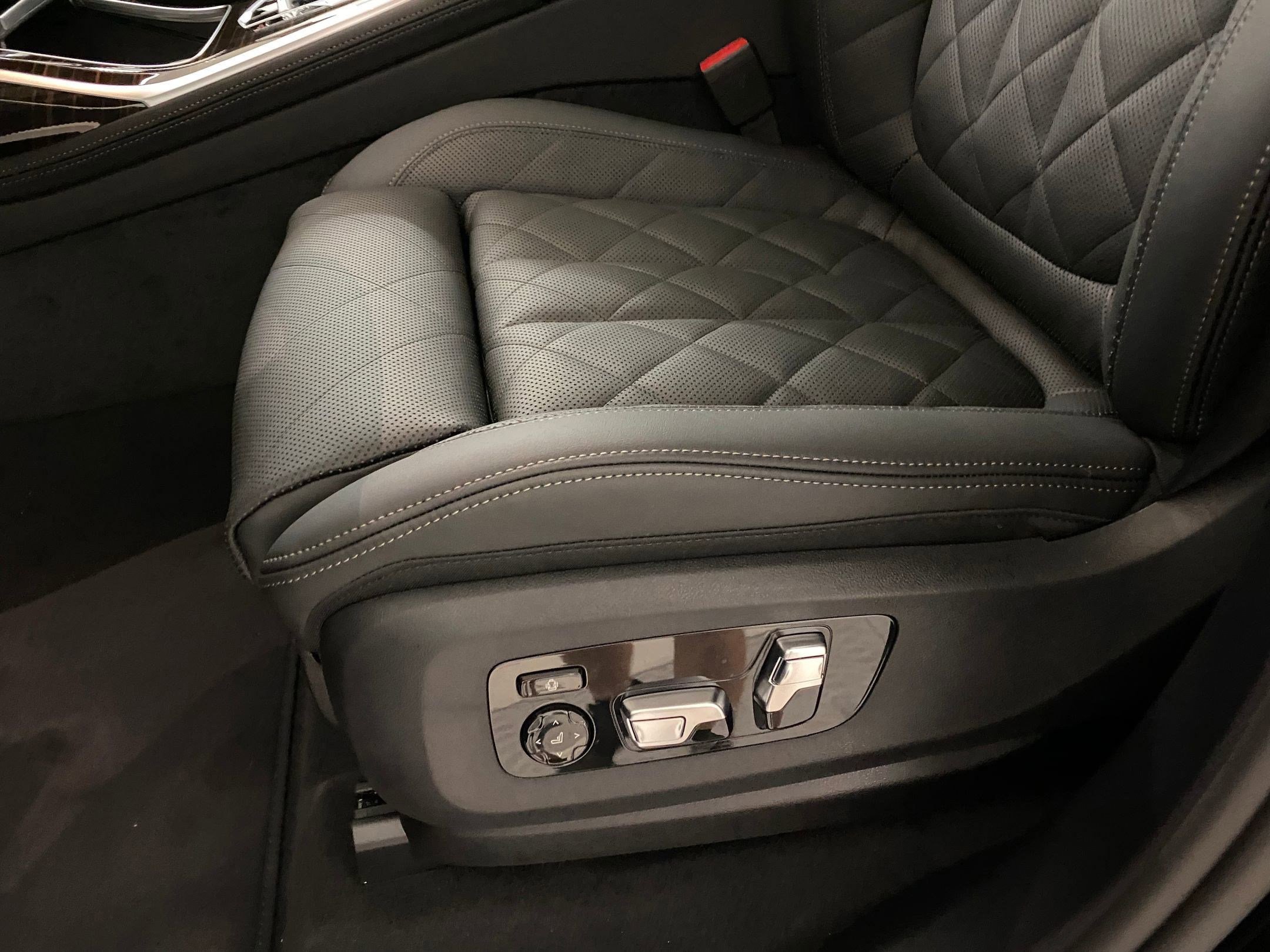 Used 2026 BMW X7 xDrive40i w/ Premium Package image 22