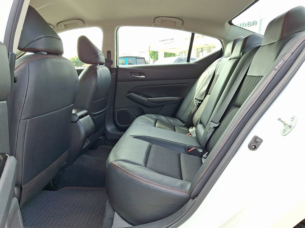 Used 2024 Nissan Altima 2.5 SR FWD image 10