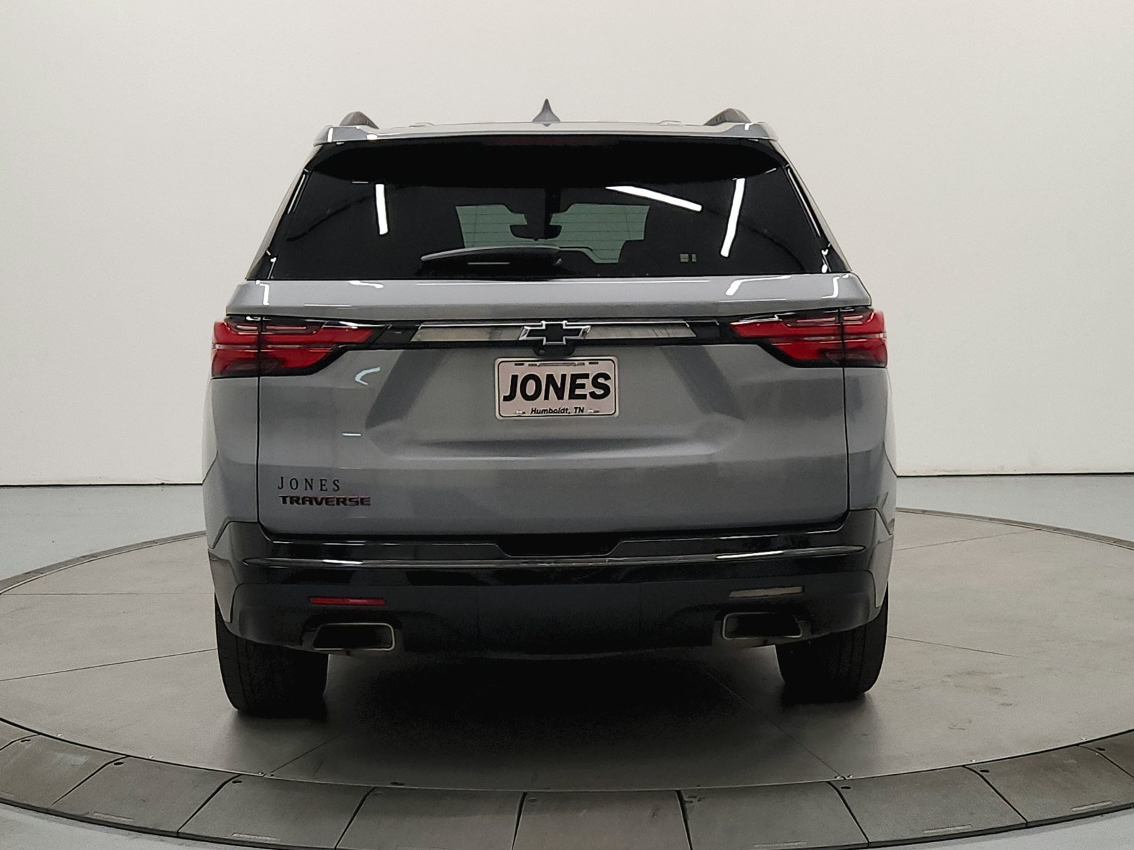Used 2023 Chevrolet Traverse Premier w/ Redline Edition FWD image 7