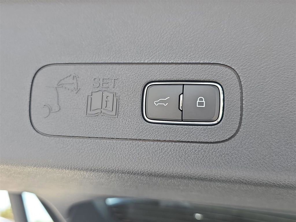 Used 2025 Lincoln Aviator Reserve w/ Equipment Group 201A image 14