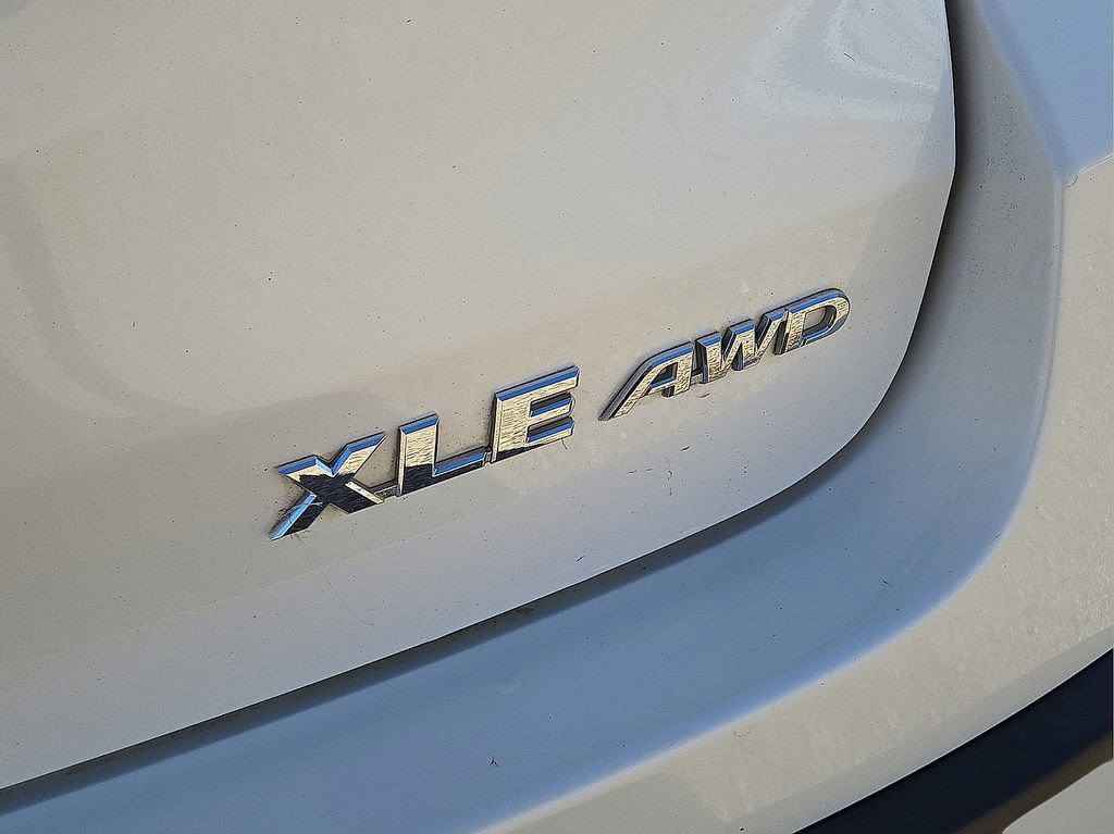 Used 2018 Toyota Highlander XLE image 13