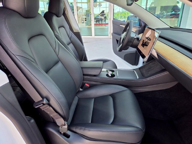 Used 2024 Tesla Model Y Long Range AWD/4WD image 24