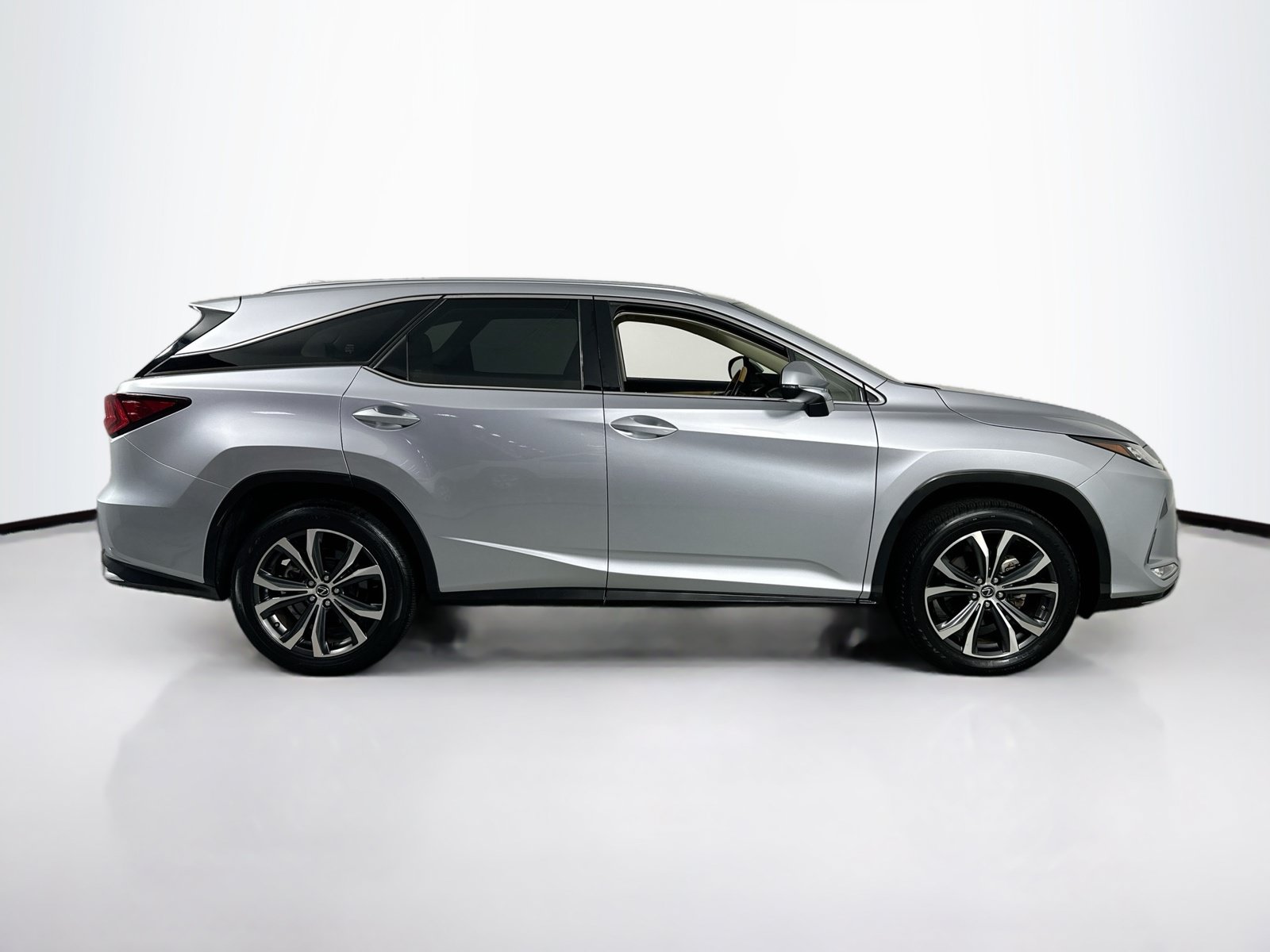 Used 2022 Lexus RX 350L FWD w/ Premium Package image 4