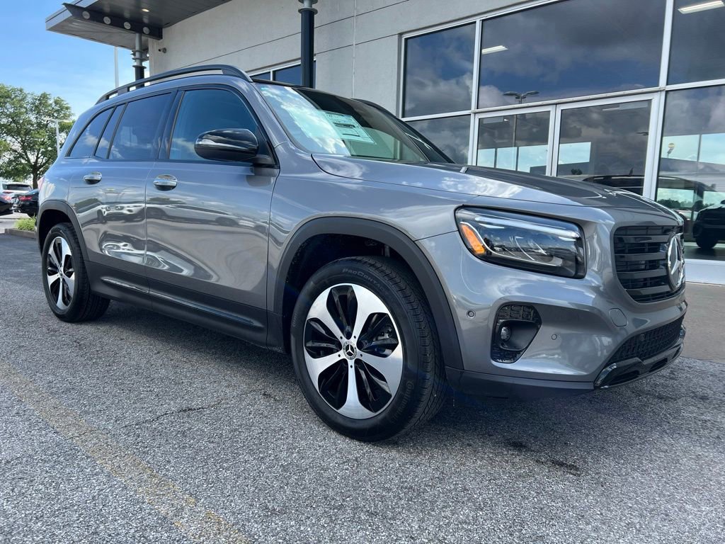 Used 2025 Mercedes-Benz GLB 250 4MATIC image 4
