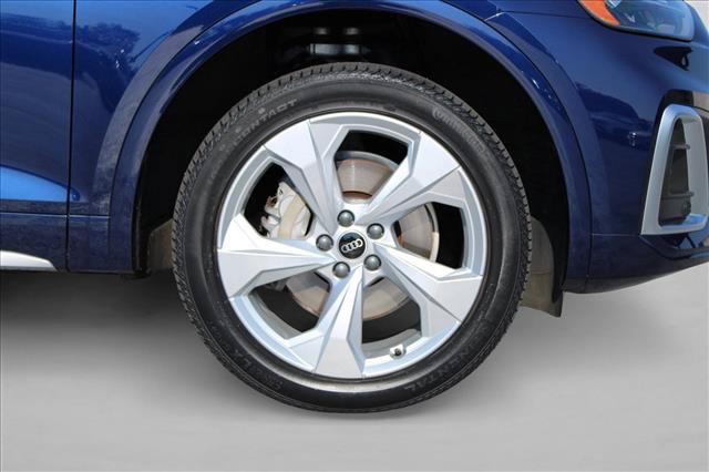 Used 2023 Audi Q5 2.0T Premium Plus w/ Premium Plus Package AWD/4WD image 14
