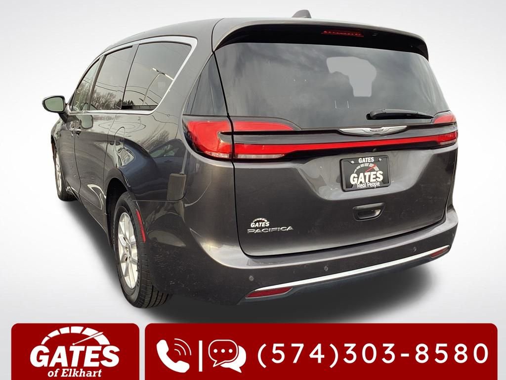 Used 2023 Chrysler Pacifica Touring-L FWD image 6