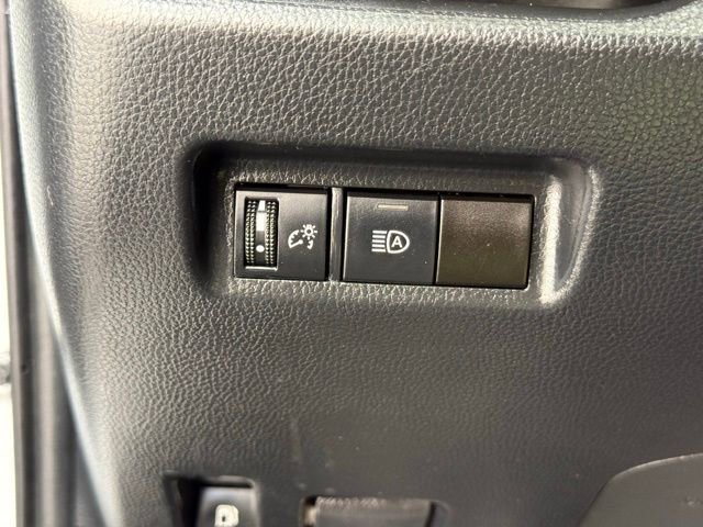 Used 2020 Toyota RAV4 LE w/ All Weather Liner Package image 32