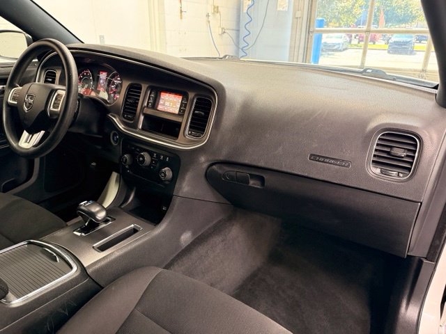 Used 2013 Dodge Charger SE RWD image 23