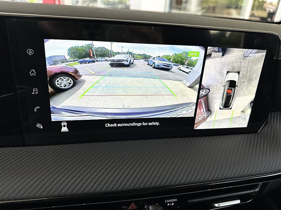 Certified 2025 Nissan Kicks SR FWD image 15