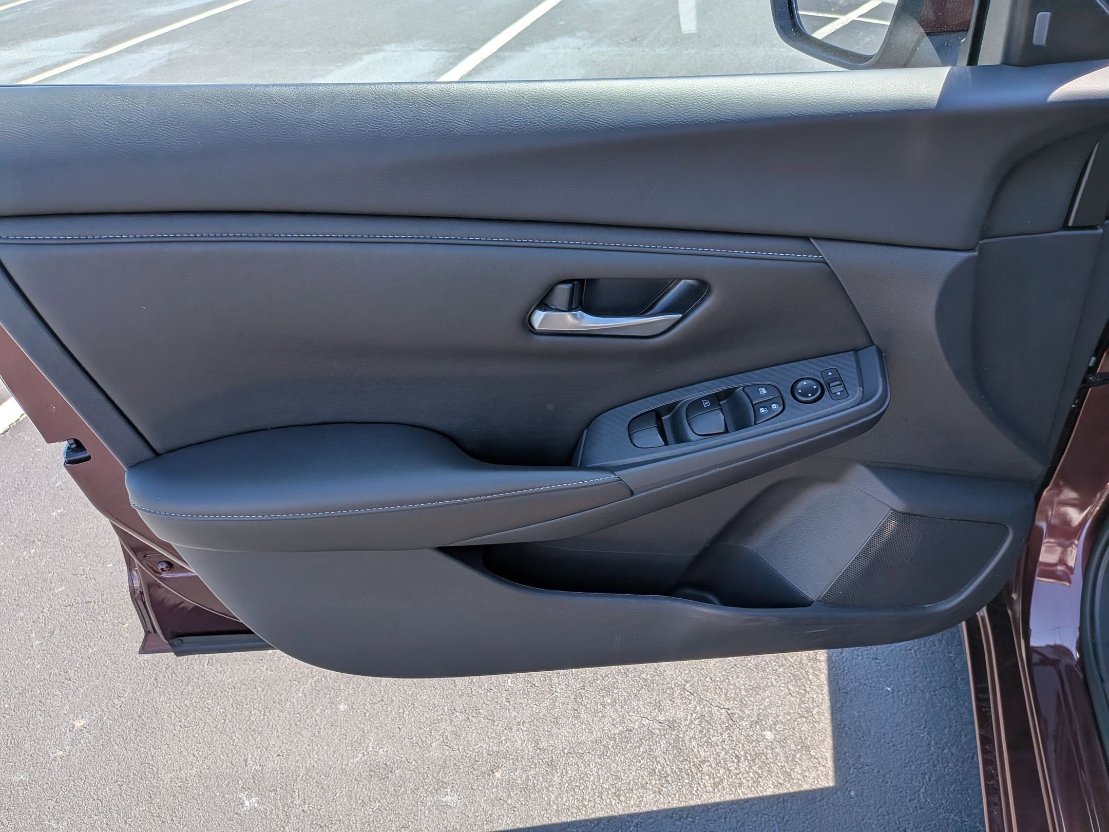 Used 2025 Nissan Sentra SV FWD image 12