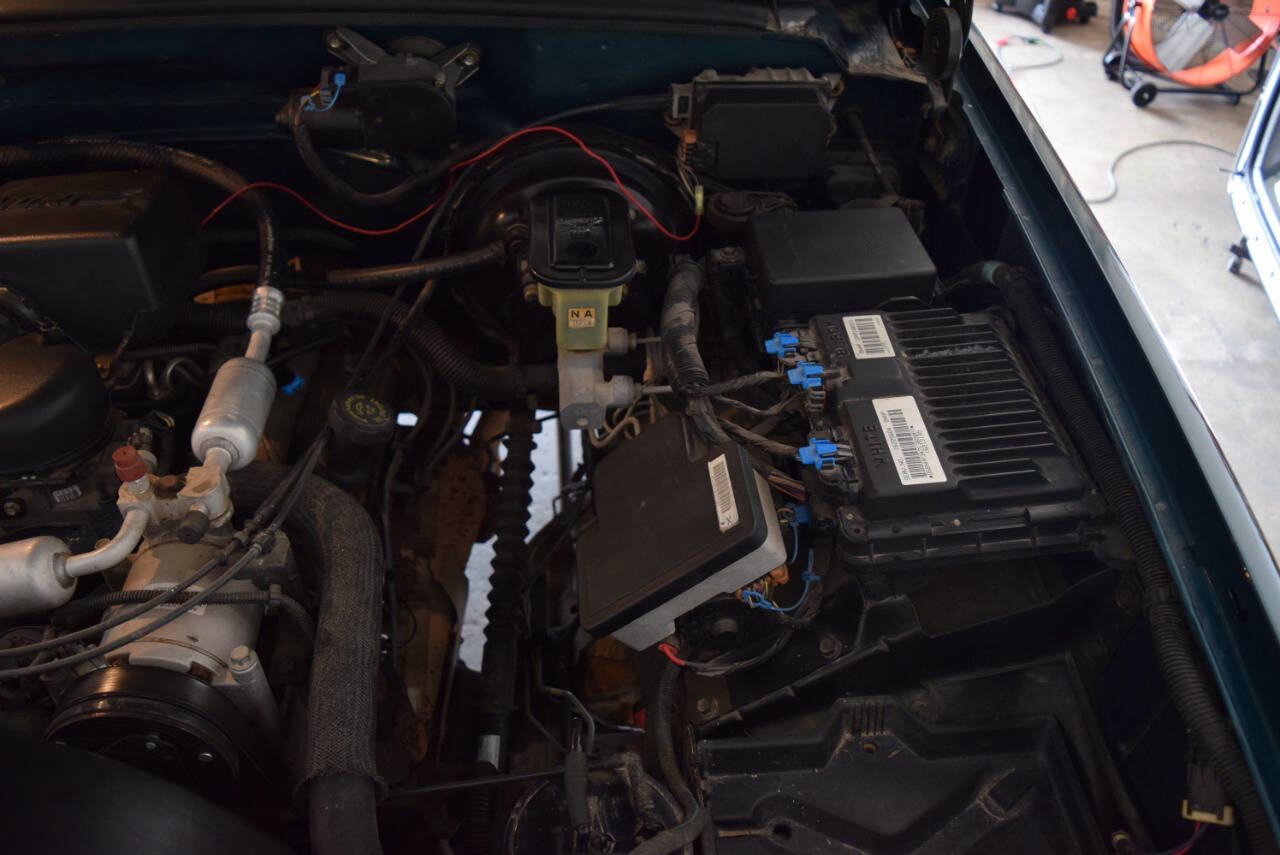 Used 1997 Chevrolet Silverado 1500 4x4 Regular Cab w/ Preferred Equipment Group 2 image 59