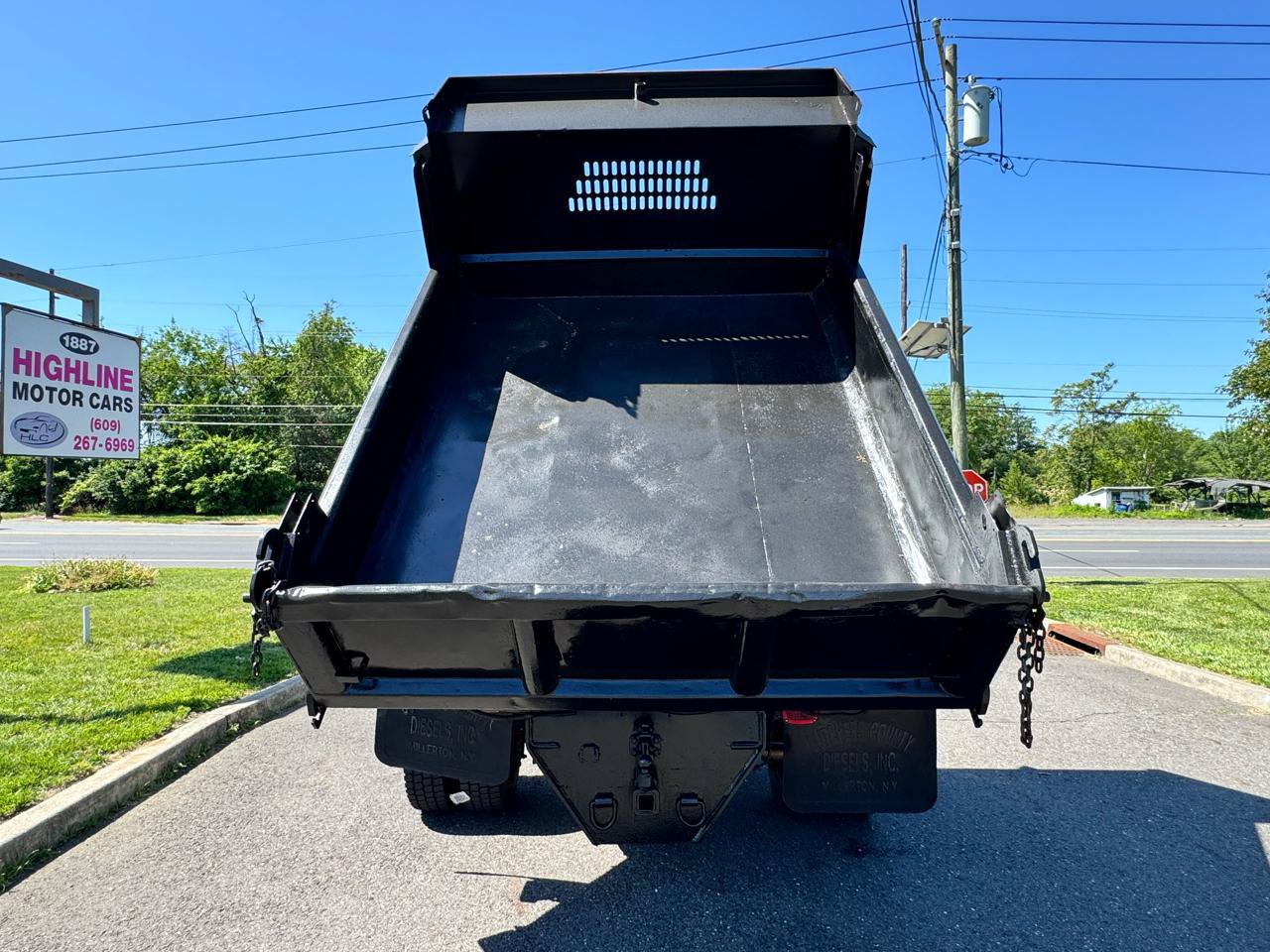 Used 2011 Ford F550 4x4 Regular Cab Super Duty w/ Payload Upgrade Pkg image 11