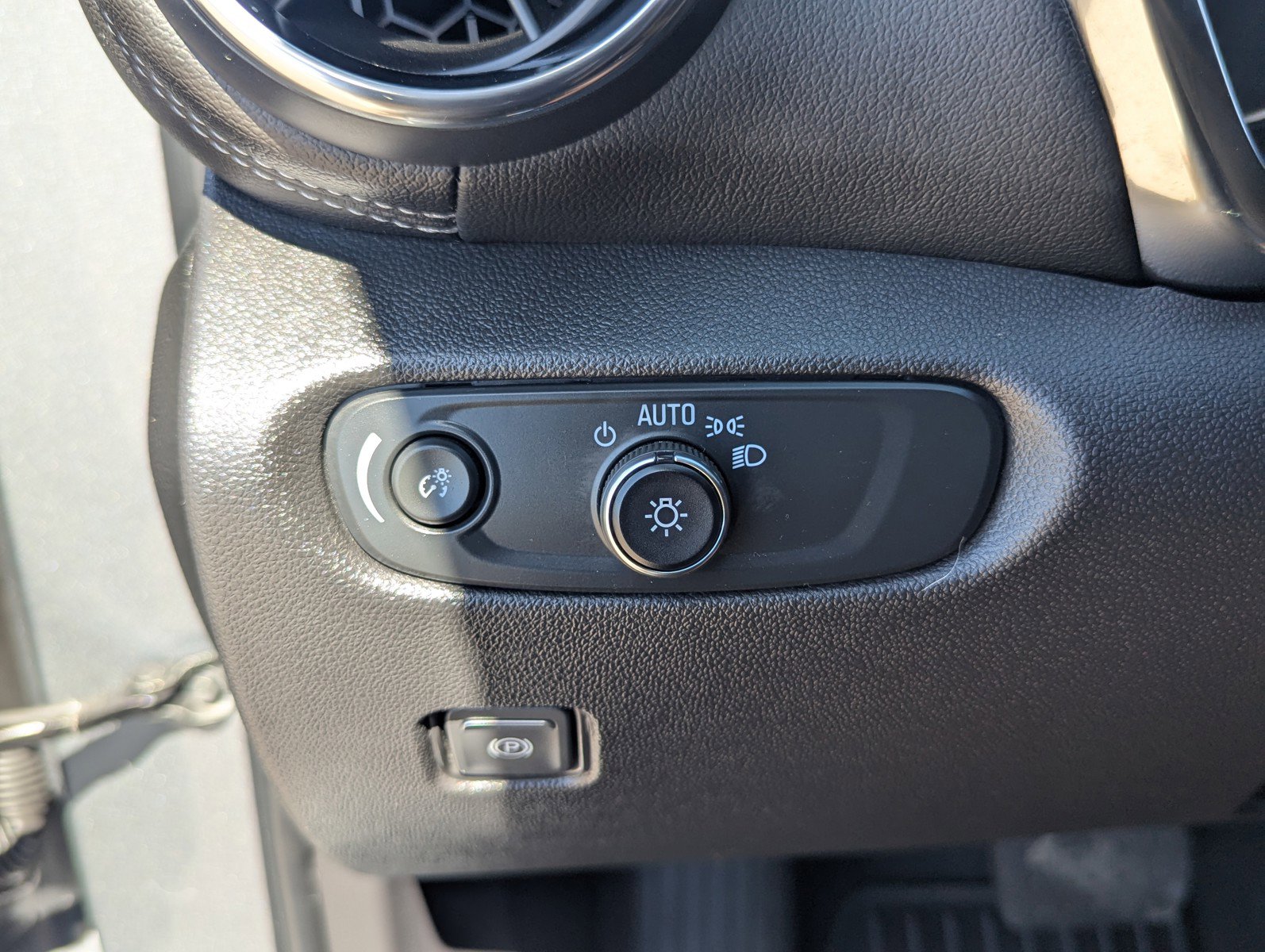 Used 2023 Chevrolet Blazer LT image 34