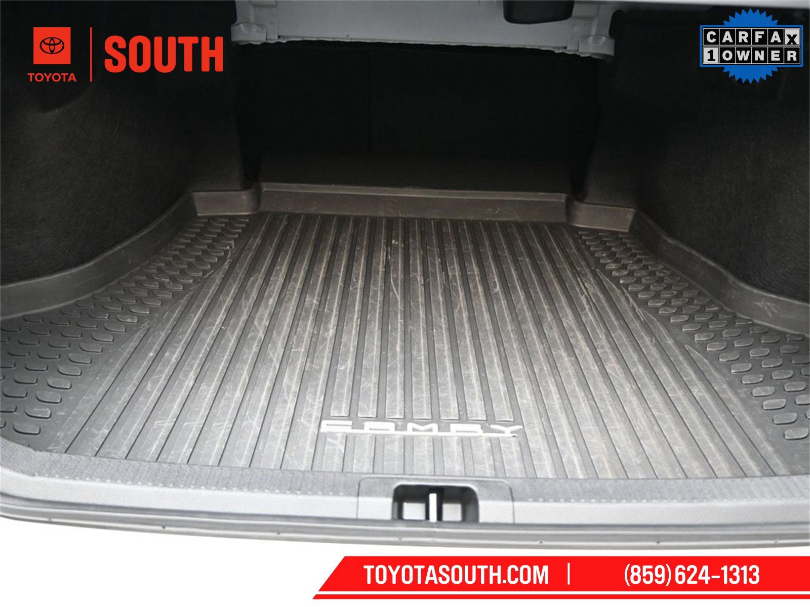 Used 2025 Toyota Camry SE w/ Convenience Package image 24