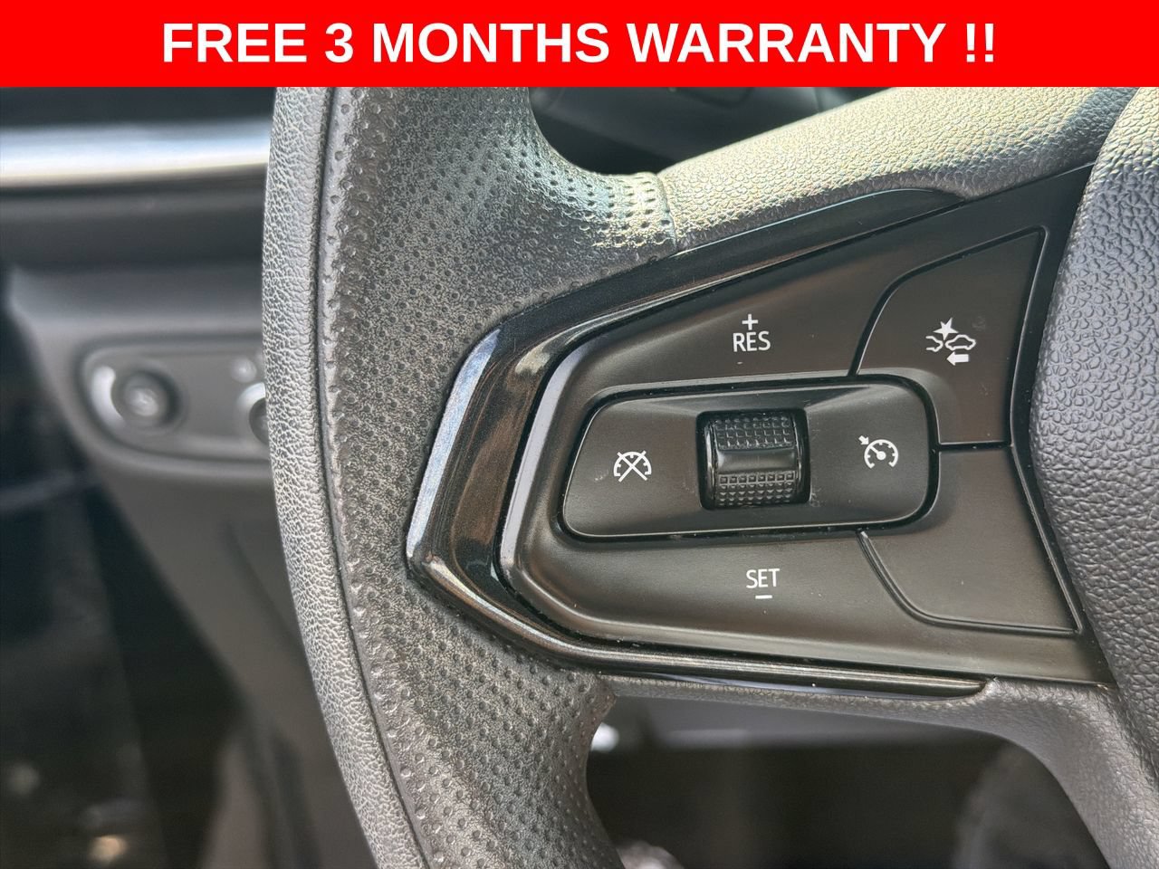 Used 2021 Chevrolet TrailBlazer LT w/ Convenience Package FWD image 39