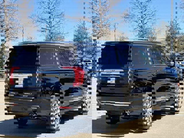 Used 2024 GMC Yukon XL Denali image 4