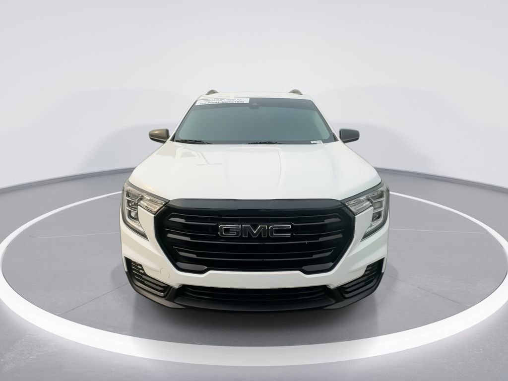 Used 2023 GMC Terrain SLE w/ Elevation Edition image 3