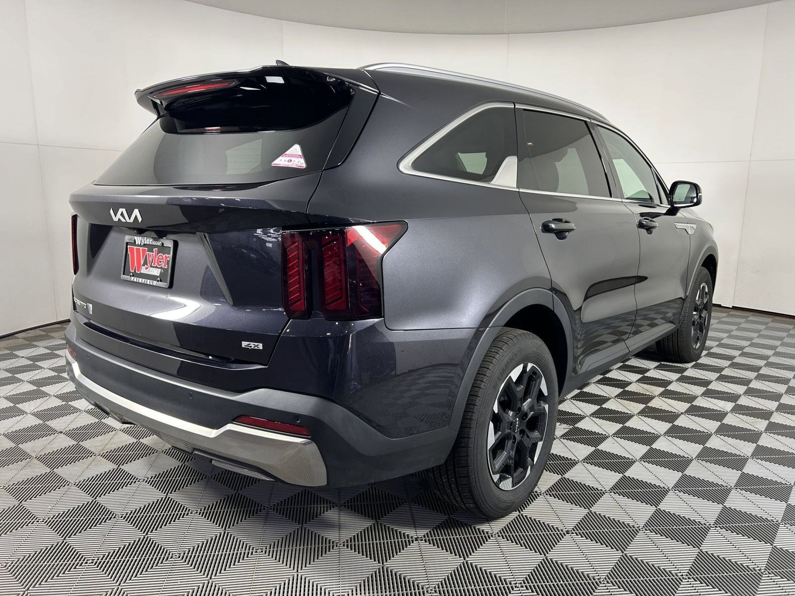 Certified 2025 Kia Sorento S image 10