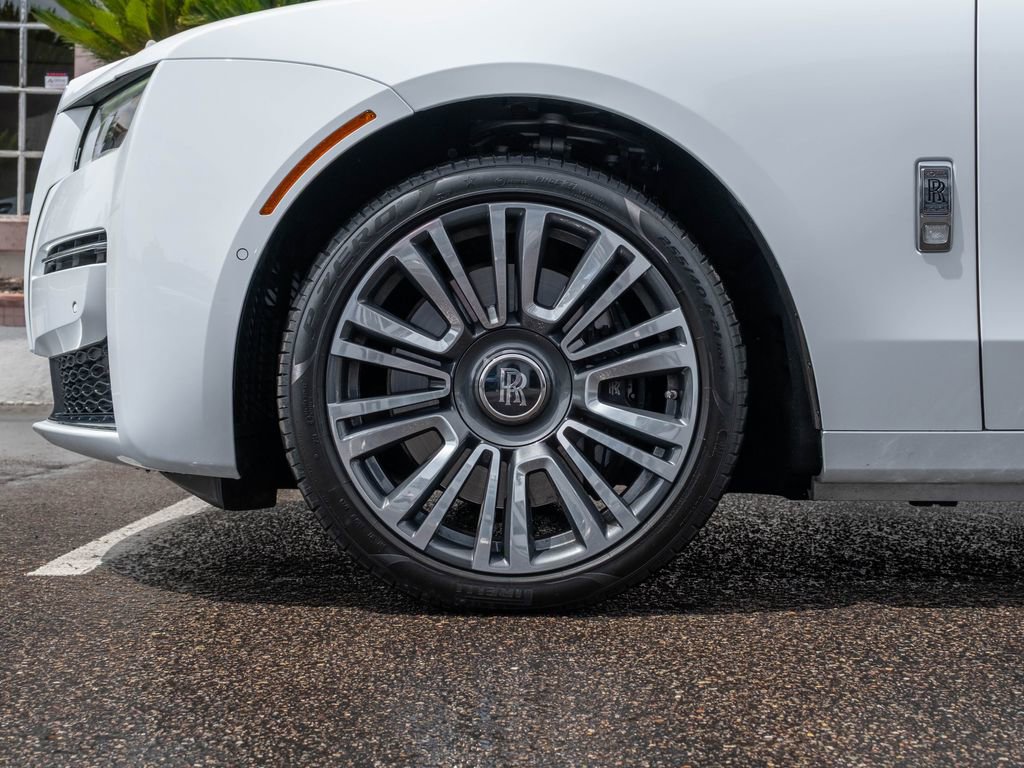 Used 2022 Rolls-Royce Ghost AWD/4WD image 12