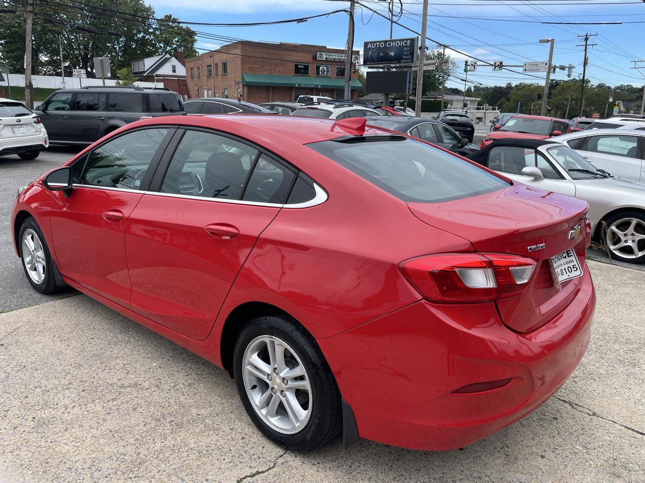 Used 2018 Chevrolet Cruze LT FWD image 9