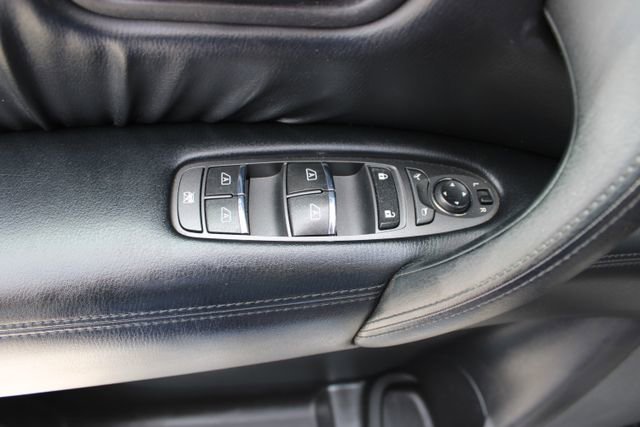 Used 2021 Nissan Armada SL w/ Captain's Chairs Package RWD image 14