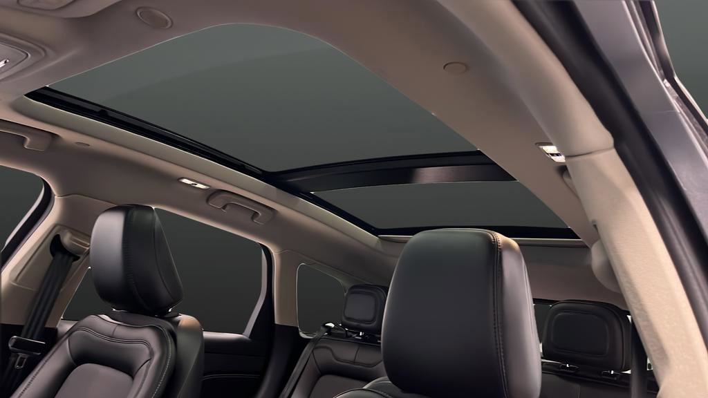 Used 2025 Lincoln Corsair Reserve AWD/4WD image 12