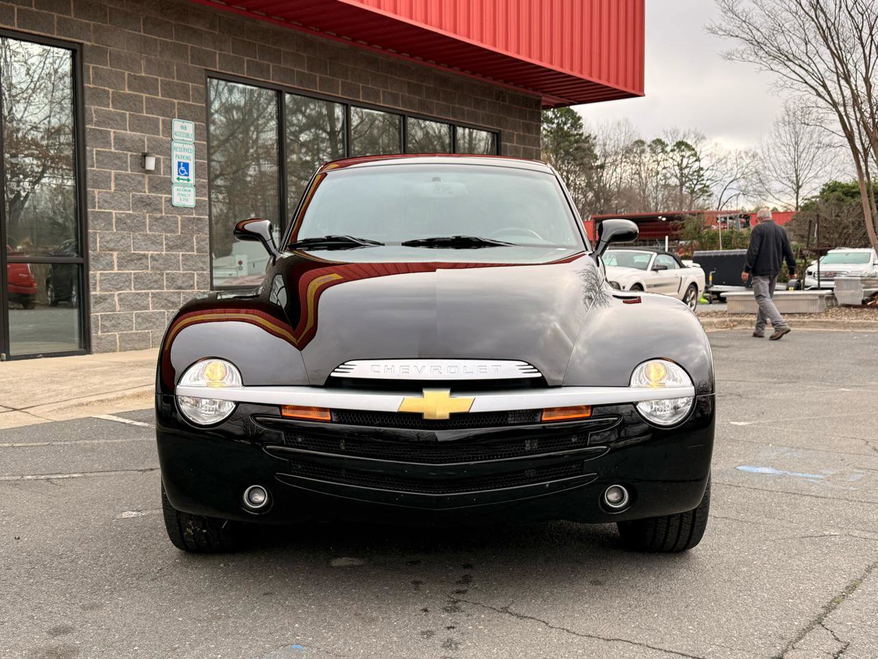 Used 2003 Chevrolet SSR w/ Preferred Equipment Group RWD image 5