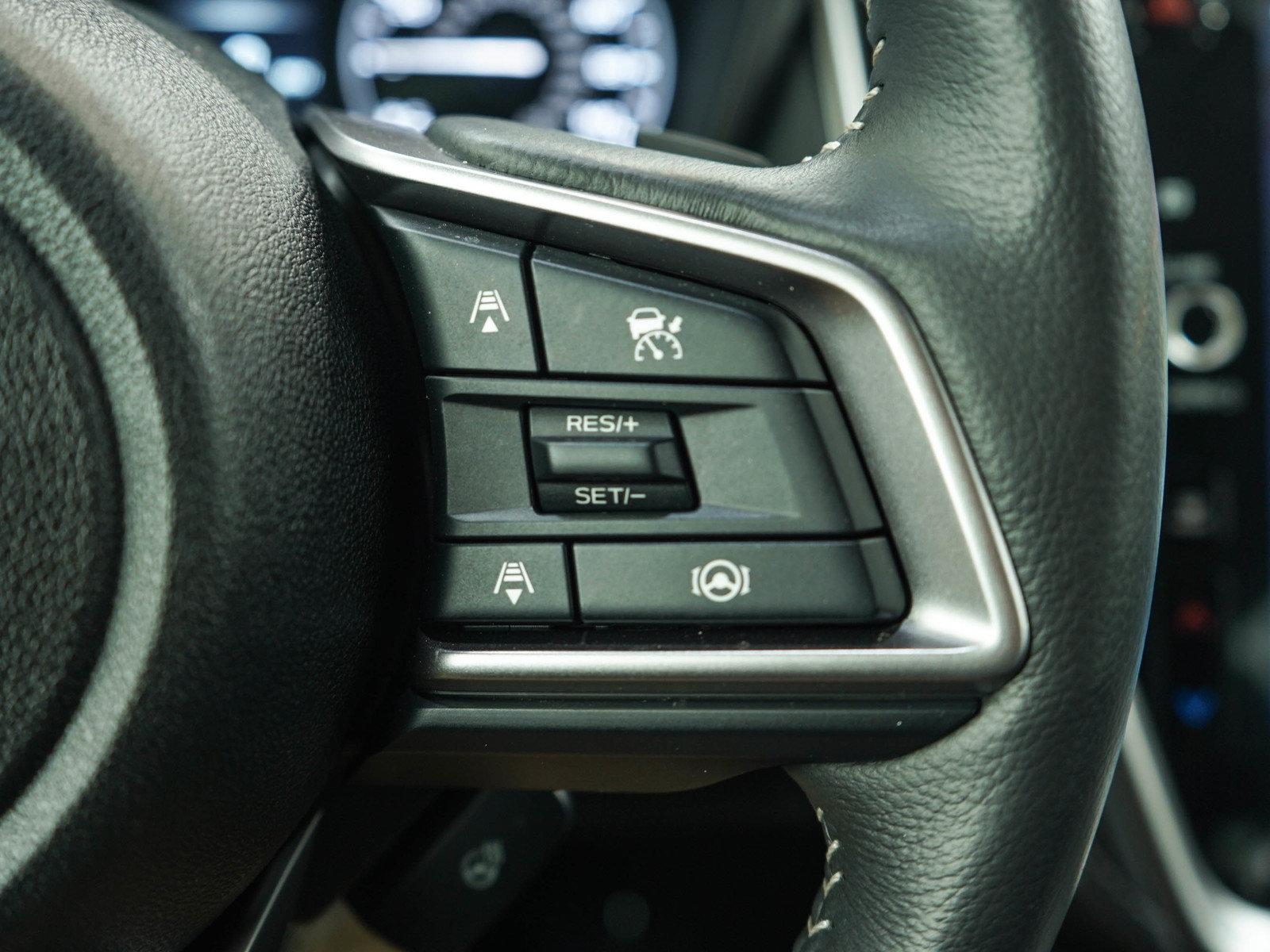 Used 2025 Subaru Outback Limited AWD/4WD image 25