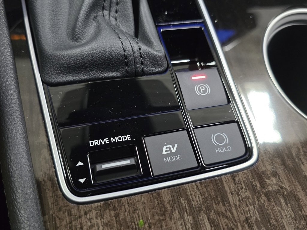 New 2026 Toyota Sienna Limited image 8