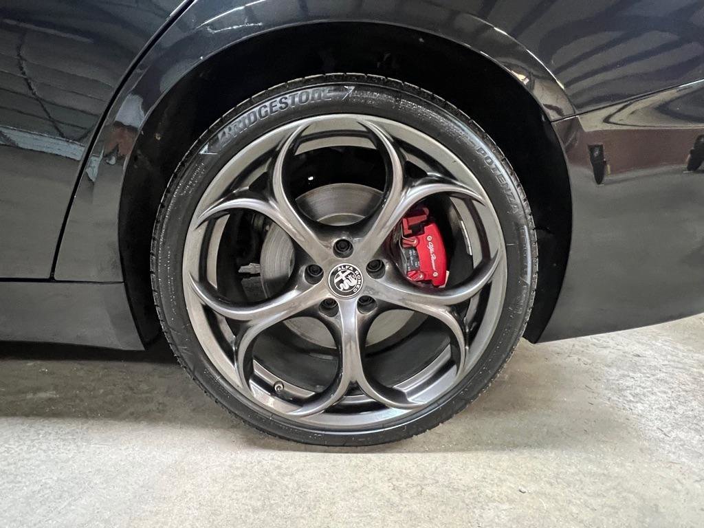 Used 2021 Alfa Romeo Giulia Ti Sport image 13