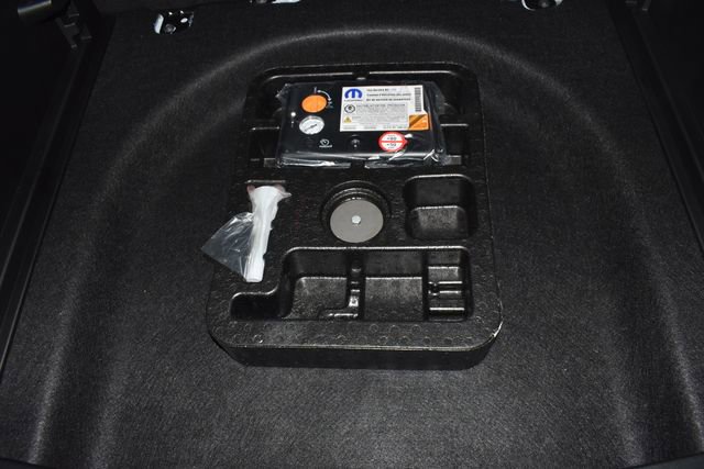 Used 2025 Jeep Compass Latitude AWD/4WD image 31