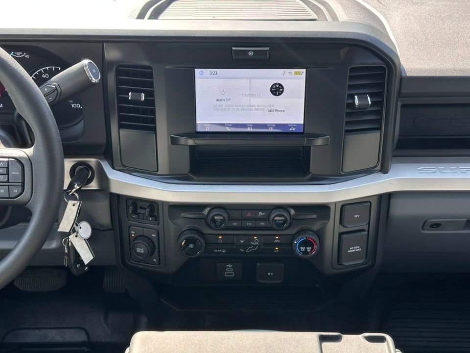 New 2025 Ford F550 4x4 Crew Cab image 15