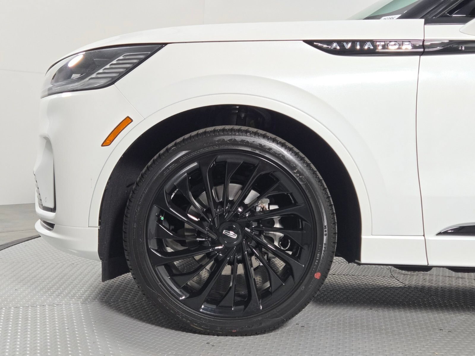 New 2026 Lincoln Aviator Reserve AWD/4WD image 11
