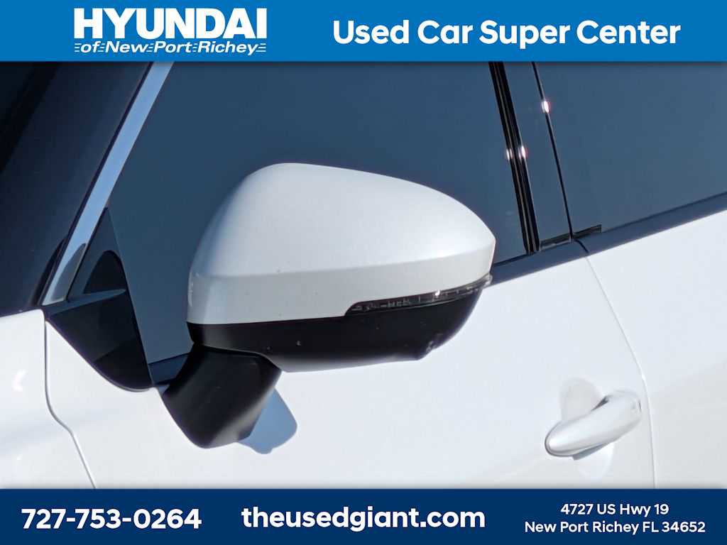 Used 2025 Nissan Rogue SL image 11