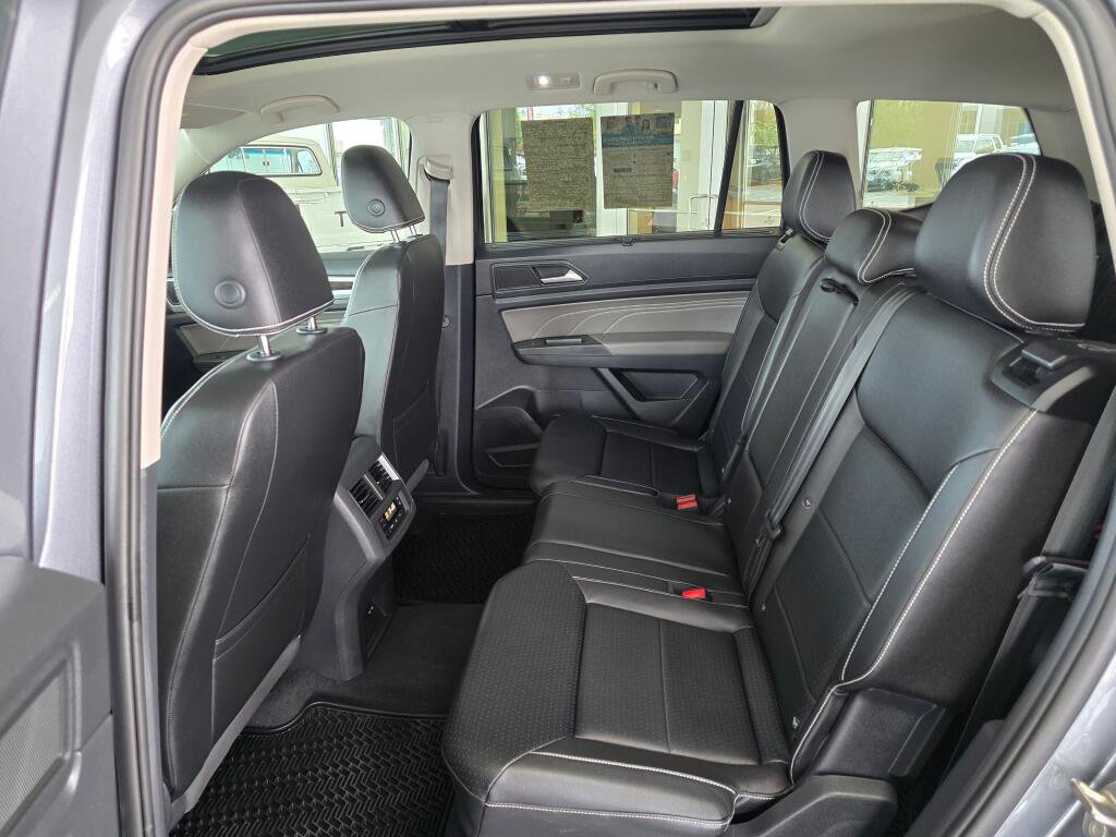 Used 2023 Volkswagen Atlas SE w/ Panoramic Sunroof Package AWD/4WD image 37