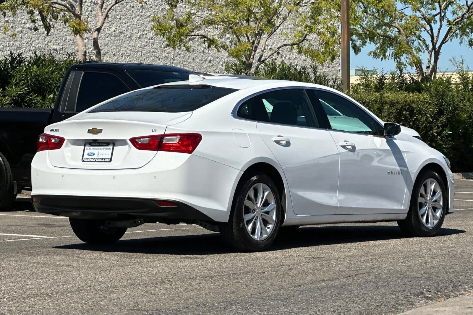 Used 2024 Chevrolet Malibu LT image 2