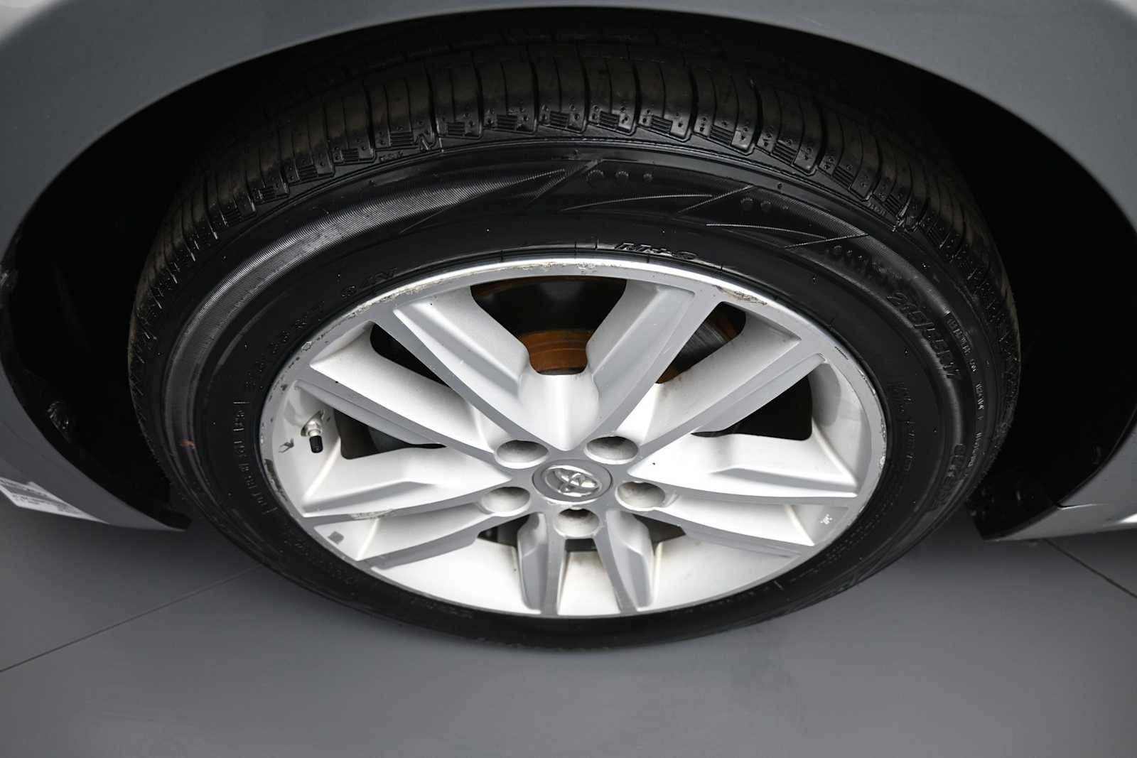 Used 2015 Toyota Avalon XLE FWD image 14