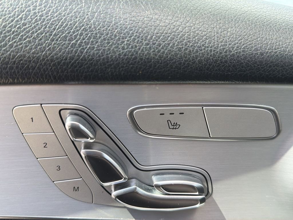 Used 2021 Mercedes-Benz GLC 300 4MATIC image 14