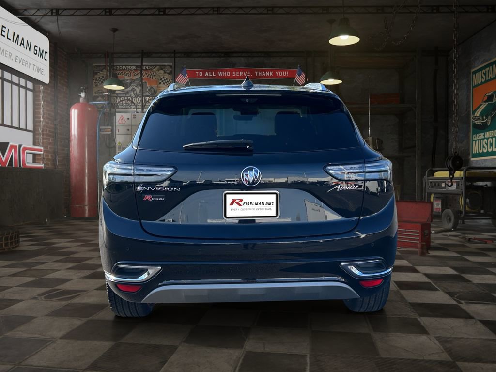 Certified 2022 Buick Envision Avenir w/ Technology Package II image 4