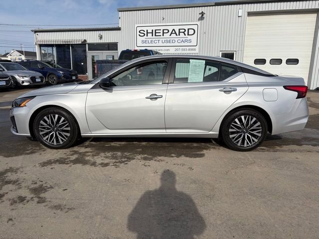 Used 2024 Nissan Altima 2.5 SV image 8