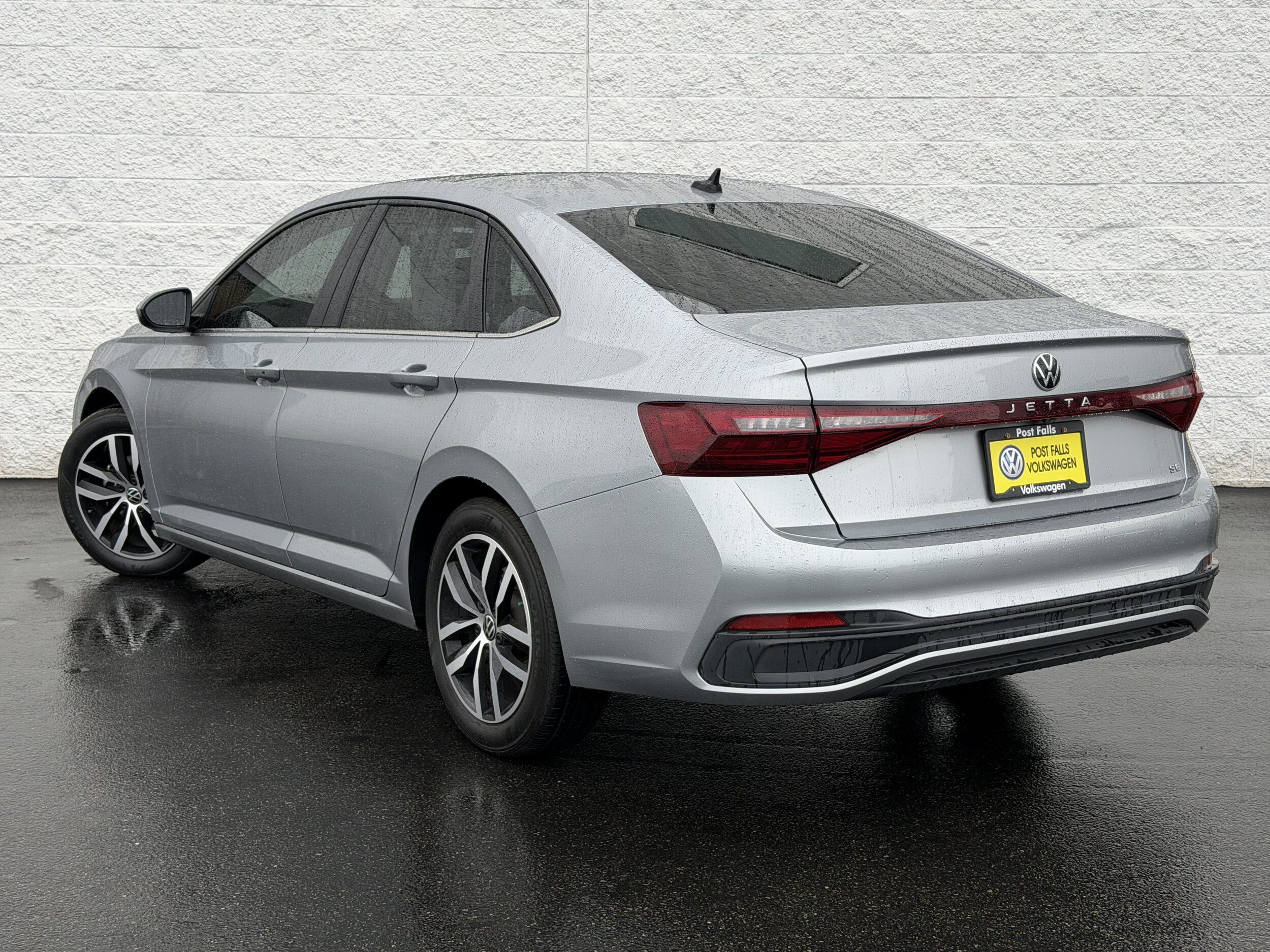 Used 2025 Volkswagen Jetta SE FWD image 5