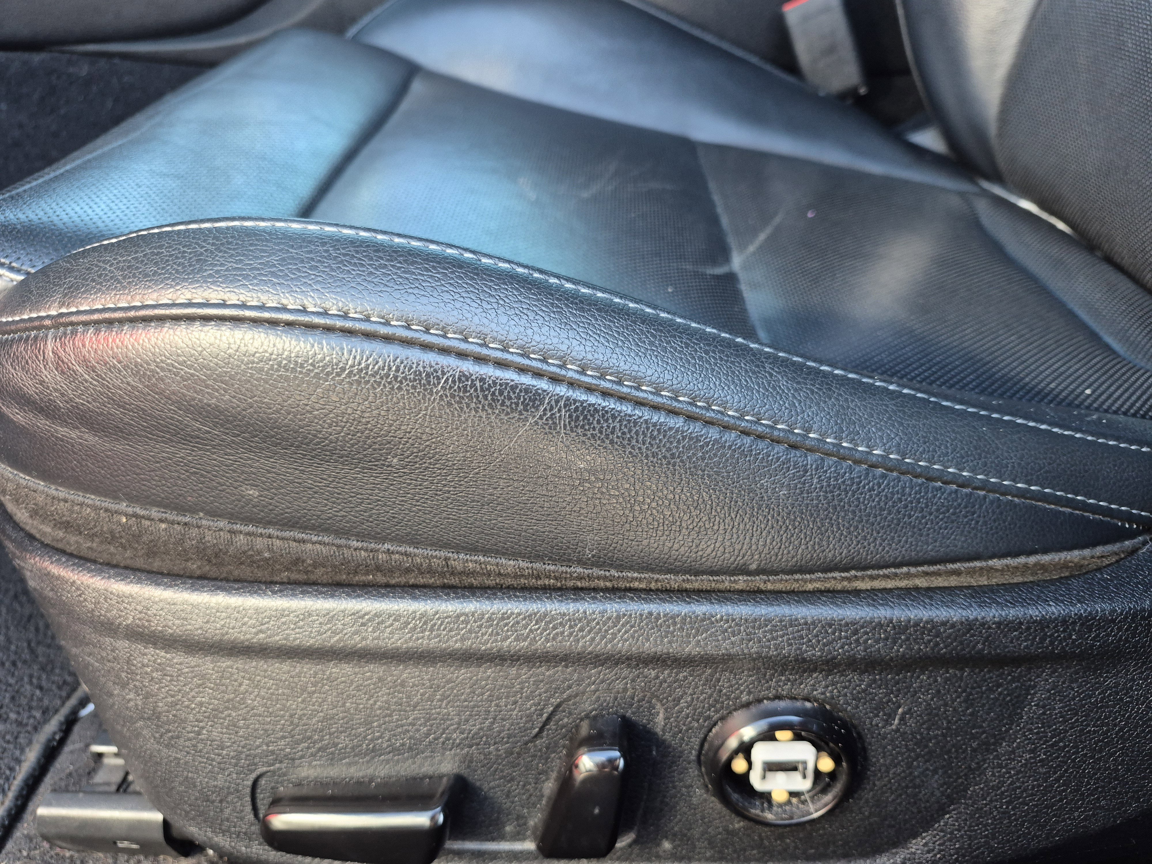 Used 2022 Kia Stinger GT1 image 26